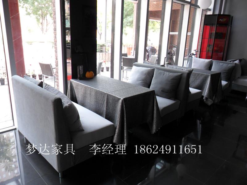 郑州咖啡厅复古沙发实木餐桌组合批发