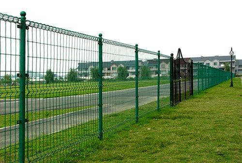 供应钢丝围墙护栏/优质钢丝围墙护栏网/钢丝围墙护网找周氏