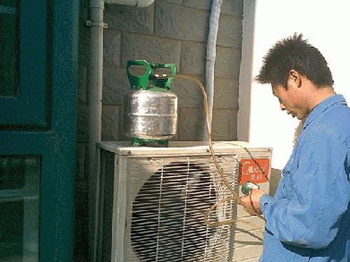 郑州专业中原区空调移机一台多少钱供应郑州专业中原区空调移机一台多少钱 空调拆装搬运价格是多少