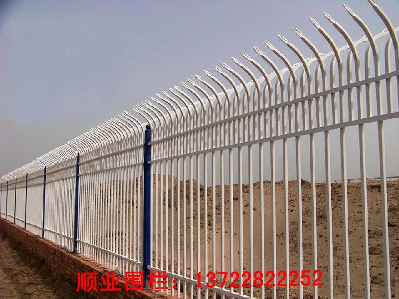 厂区护栏，学校围栏，工厂护栏，铁艺栅栏，防锈围栏，社区护栏