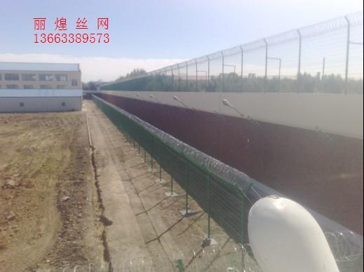 供应Y型立柱高安全防护钢网墙