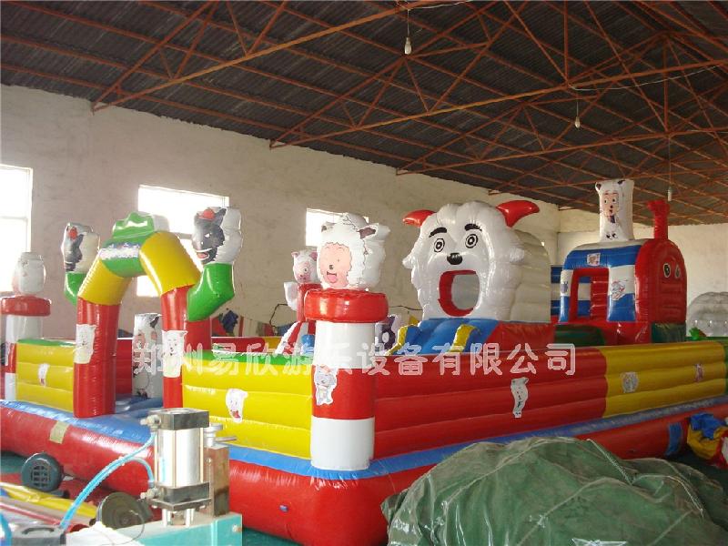 供应幼儿园充气蹦蹦床大型冲气玩具儿童充气玩具充气蹦床价格