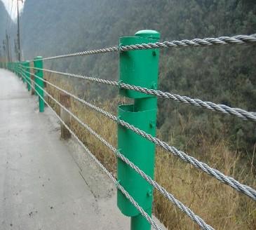 安平县贺友公司供应缆索护栏网，钢索护栏网