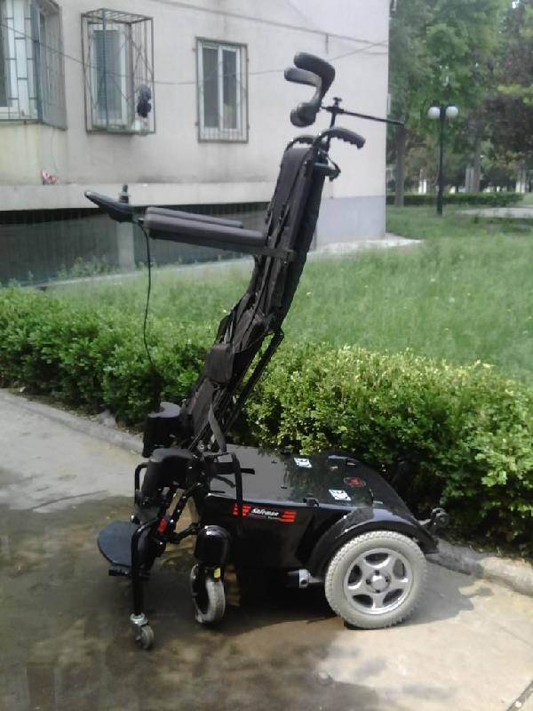供应站立式电动轮椅