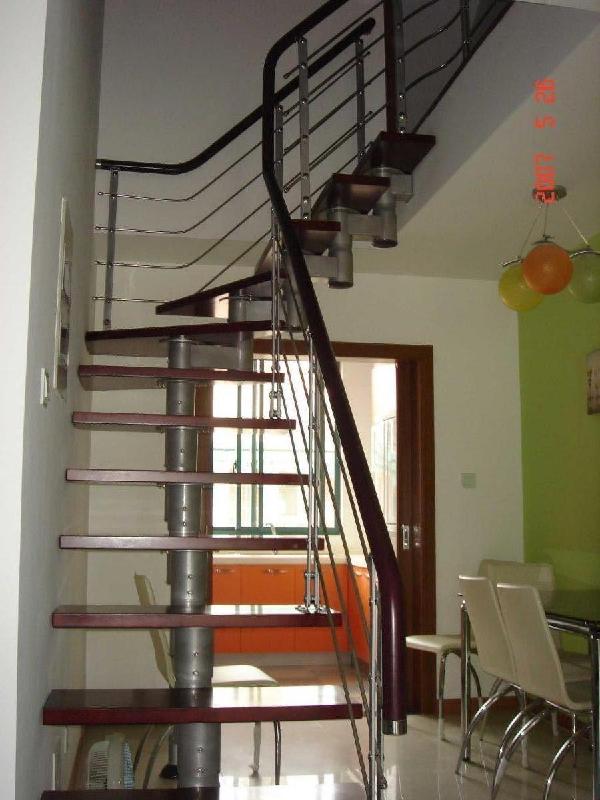 供应上海钢木楼梯，上海钢木楼梯厂家，钢木楼梯批发价格图片