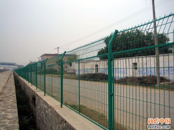 供应铁丝网围网，铁丝网护栏，安平天宝金属丝网厂