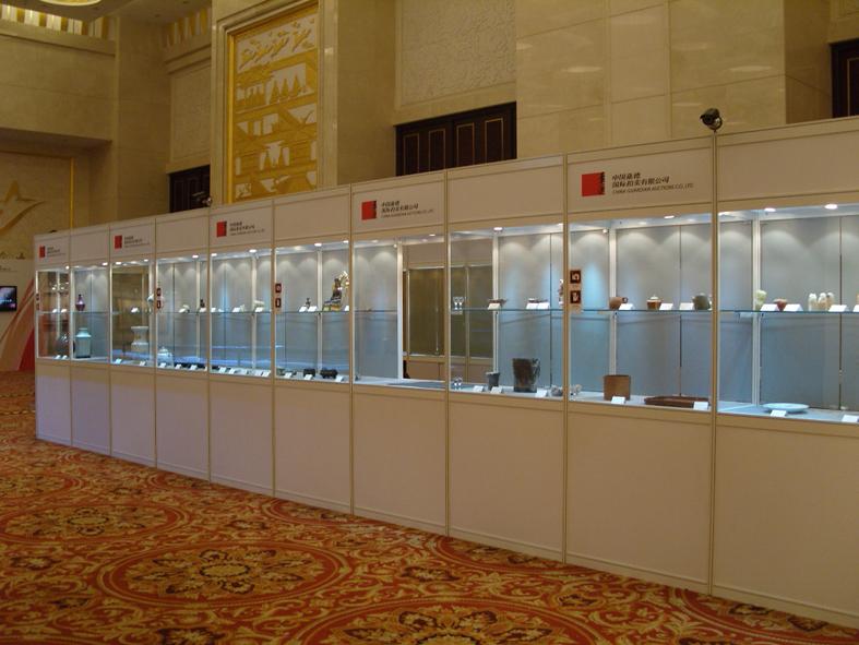 北京八棱柱高矮玻璃展柜批发