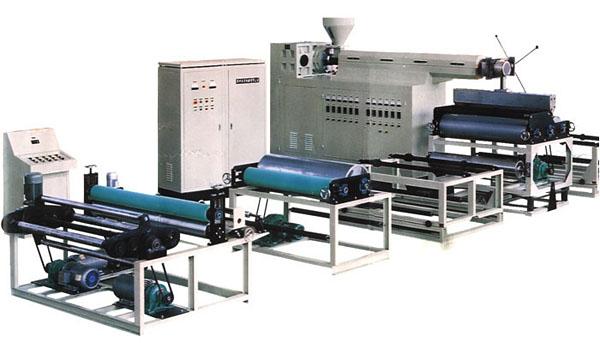 青岛泰德塑料机械有限公司专业生产复合丙纶防水卷材生产机器机械机组图片