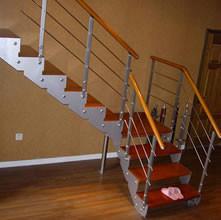 供应常州家用成品组装楼梯，常州别墅成品楼梯，常州成品实木楼梯。