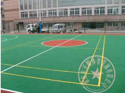 供应潼南县丙烯酸网球场,渝北区硅PU网球场建造,重庆浮动地板篮球场图片
