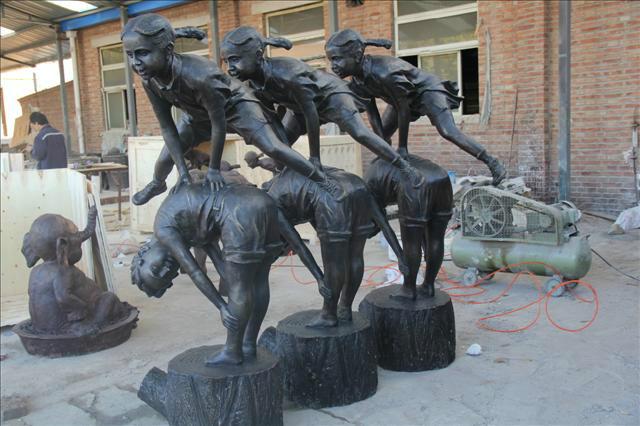 供应广场公园建筑园林人物铸铜雕塑图片