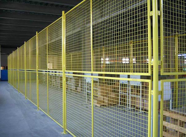 仓库黄色铁丝网_山东哪里有卖金属铁丝网多少钱一米/片/套_绿色铁图片