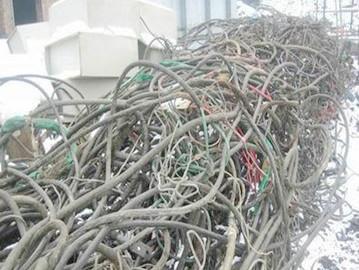 高价回收废旧电线电缆 东港市废旧电缆铜板回收咨询热线图片