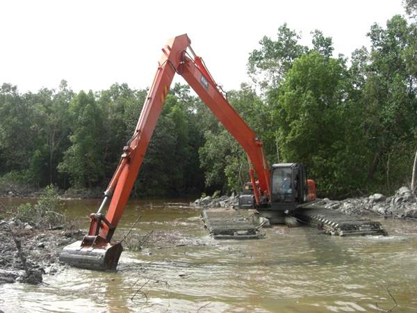 供应订造各种规格型号的水陆两用挖掘机，水陆挖掘机，沼泽型湿地挖掘机