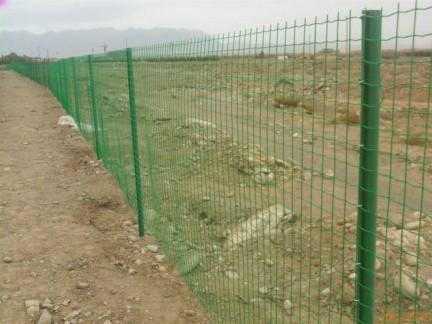 出口绿色围栏网-生态园隔离栅批发