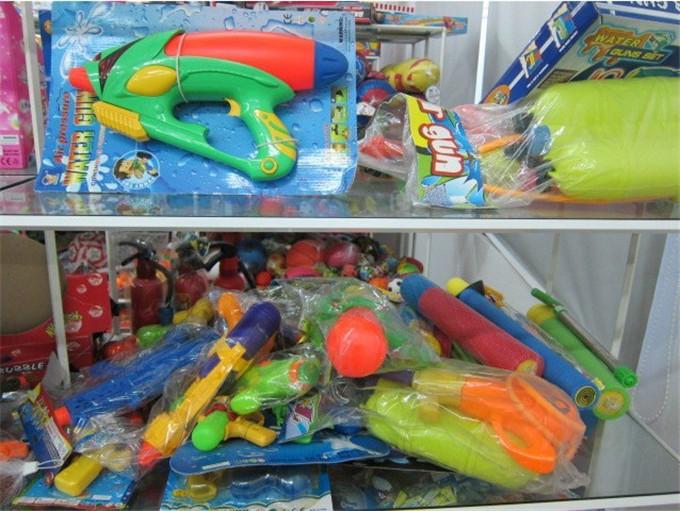 供应水枪玩具，铭扬库存玩具款式多种类丰富成色好称斤批发图片