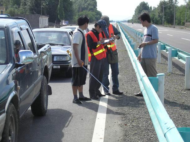 供应高速公路波形护栏板施工中的注意事项