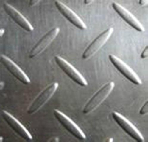 佛山市不锈钢防滑板厂家供应不锈钢防滑板QQ762060750华泰不锈钢饰板厂