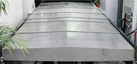 成都伸缩式钢板防护罩，不锈钢钢板防护罩，机床护板