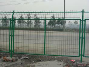 供应湖北厂区铁丝网围墙，小区围墙护栏网，