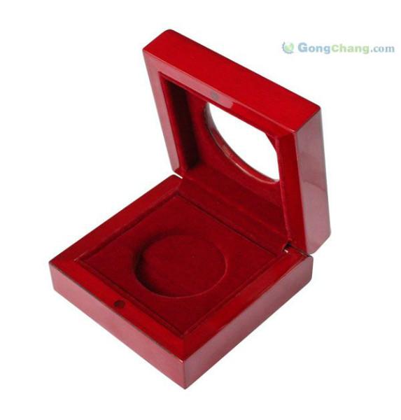 供应红色烤漆EVA内衬木盒徽章盒子包装 可定做