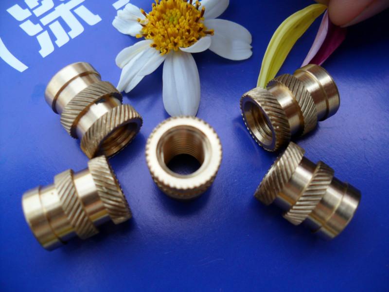 供应东莞厂家直供优质嵌入式铜螺母