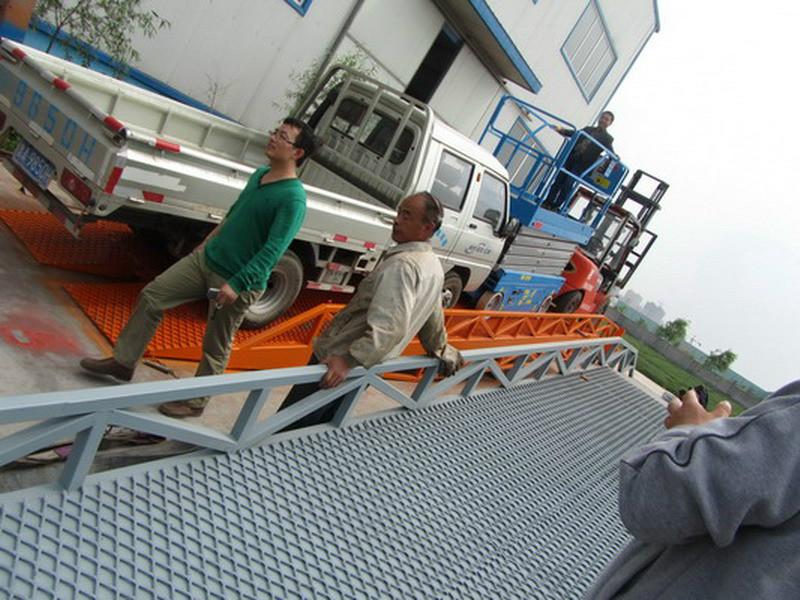 济南市移动式登车桥厂家移动式登车桥价格/厂家直销