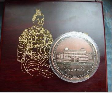 西安国庆纪念币纯银纪念币供应西安国庆纪念币纯银纪念币纯金的纪念币