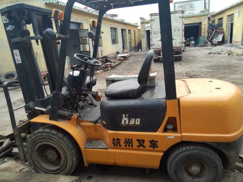 上海青浦区起重设备搬迁3吨叉车出租服务图片