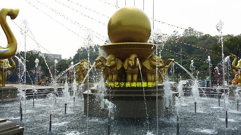 广州市金色树脂大象喷水雕塑大型喷泉雕塑厂家供应金色树脂大象喷水雕塑大型喷泉雕塑安装 景观喷水小品批发