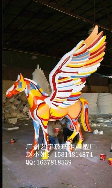 供应玻璃钢彩绘飞马雕塑 仿铜飞马批发  天津大型树脂马圆雕图片