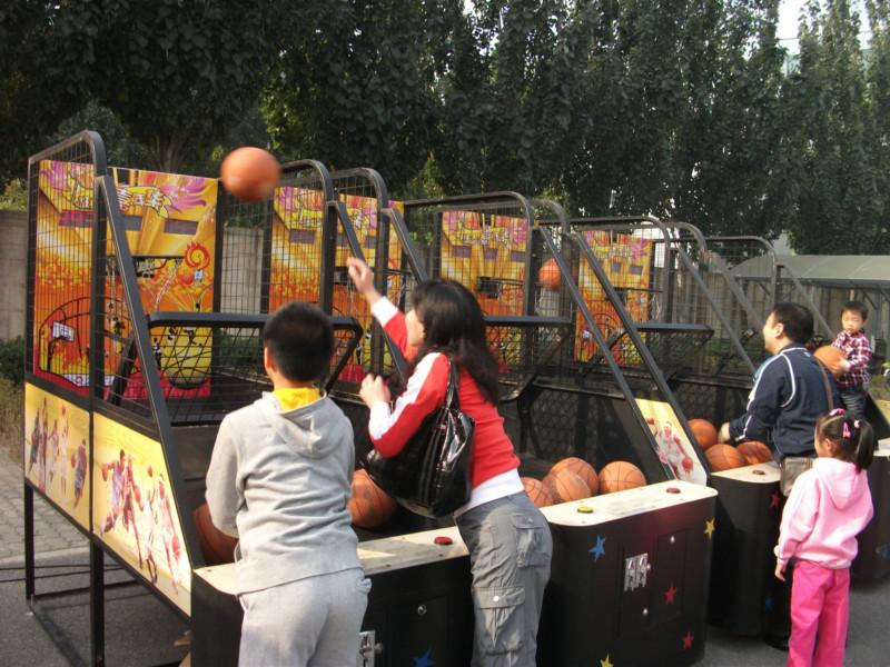 北京篮球机出租投篮机租赁娃娃机桌上足球游乐设备出租