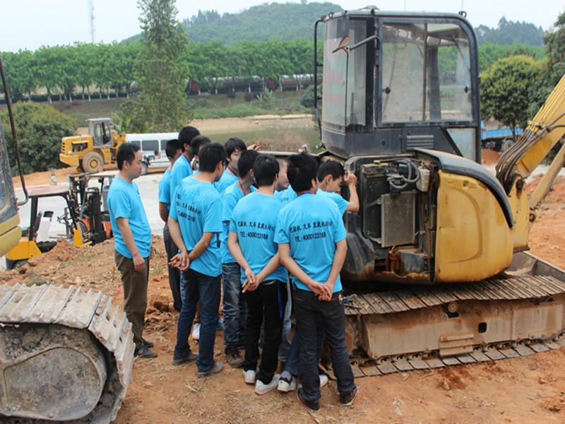 供应广州挖掘机培训学校-学会为止