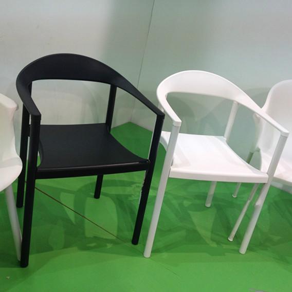 PP塑胶椅/休闲餐椅 批发塑料餐厅PP塑胶椅/休闲餐椅图片