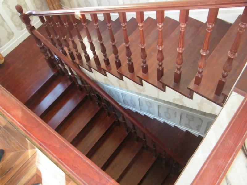 供应山西阳泉的别墅楼梯设计