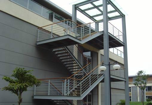 供应青岛钢楼梯实例室内楼梯室外楼梯