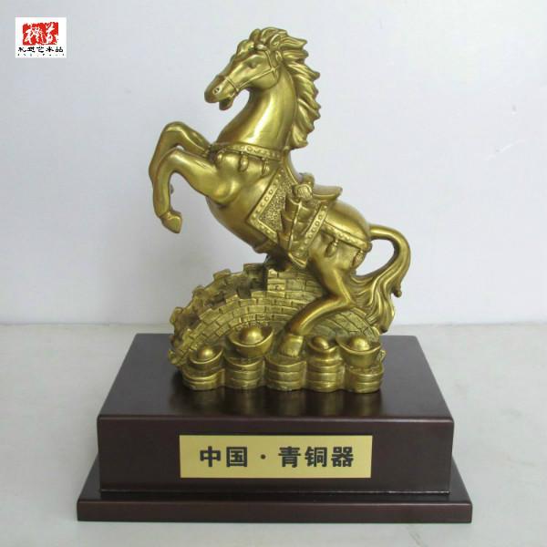 郑州铜马摆件哪里有卖 铜奔马批发马到成功开业送礼