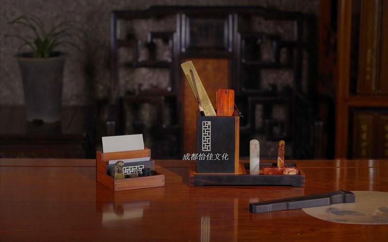 供应尚元堂红木商务办公套装办公礼品红木笔筒图片