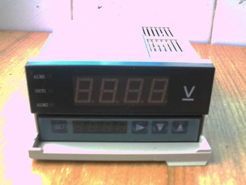 供应XL4-PDV电压表0-1200V继电器报警控制输出中山迪比隆报价