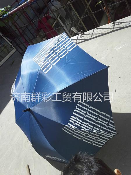 供应青岛广告礼品伞批发-银胶布/碰击布多种伞面可选图片