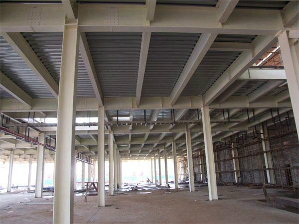 供应钢结构屋架，钢结构屋面，钢结构屋顶，钢结构隔层，钢结构平台