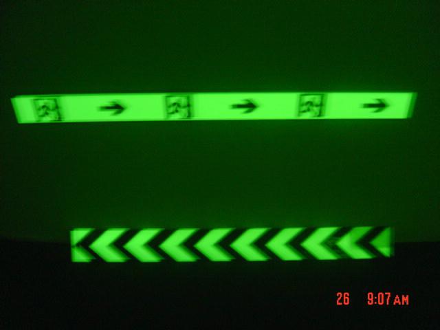供应夜光PVC障碍物指示条，发光指示条，消防PVC警示标志牌