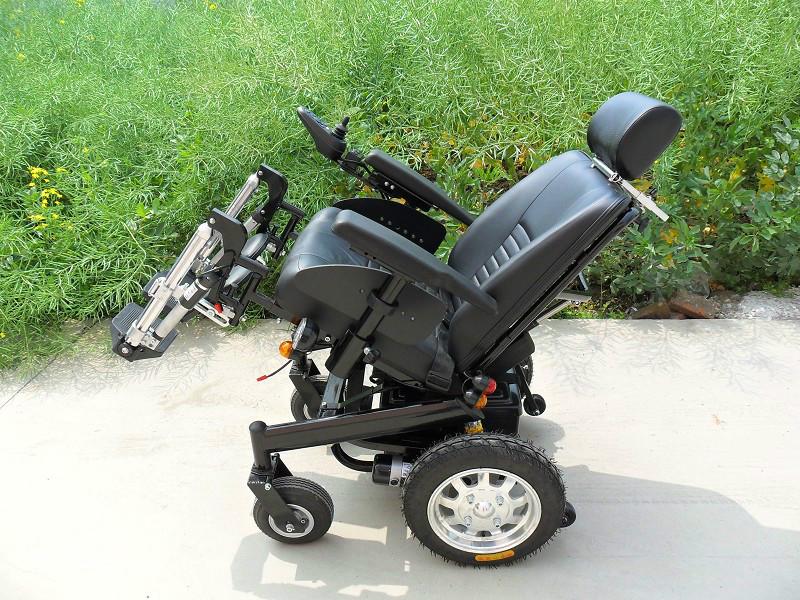 供应博瑞康电动轮椅BK-5518电动轮椅越野越障电动轮椅进口配置超大前轮图片