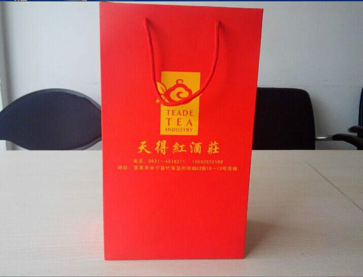 广州市高档红酒袋厂家供应高档红酒袋，红酒纸袋，大红色烫金红酒纸袋