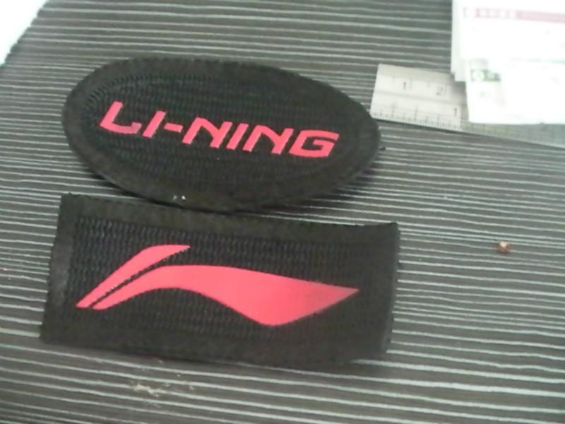 供应各种布标/商标硅胶丝印LOGO加工 挂带、空心带点塑防滑加工