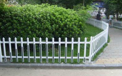 供应PVC变压器护栏、绿化花坛护栏围栏、交通隔离围栏供应商图片