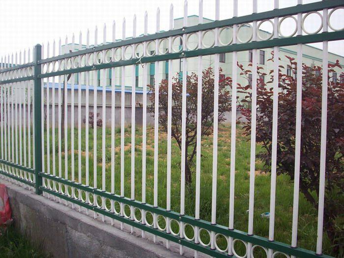 供应锌钢护栏铁艺护栏市政隔离设施