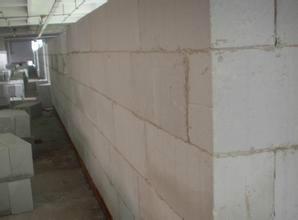 供应上海轻质砖隔墙属于什么隔墙？