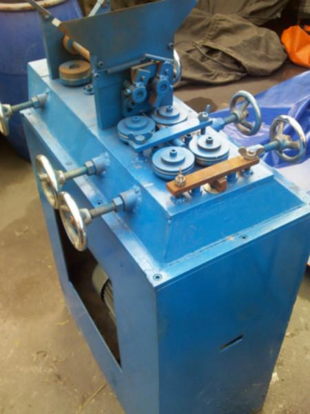 供应电焊条设备\小型焊条机\液压电焊条机械图片
