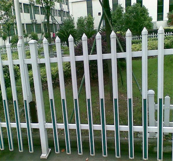 PVC塑钢护栏工厂厂区围墙防护栅栏批发